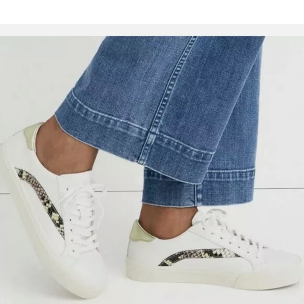 Madewell Sidewalk low top white leather snake skin embossed sneakers 8.5M